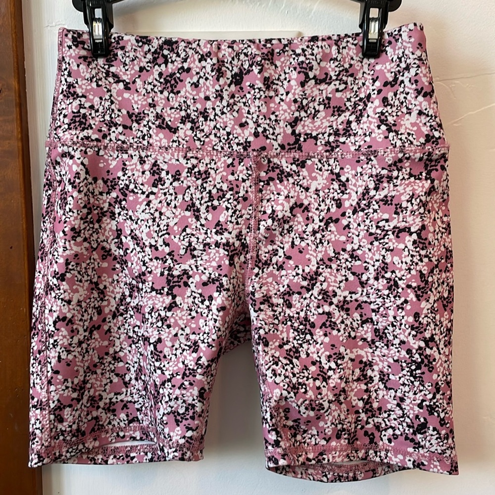 Women’s Daisy Fuentes Pink, Black, and White Floral Athletic Fit Shorts